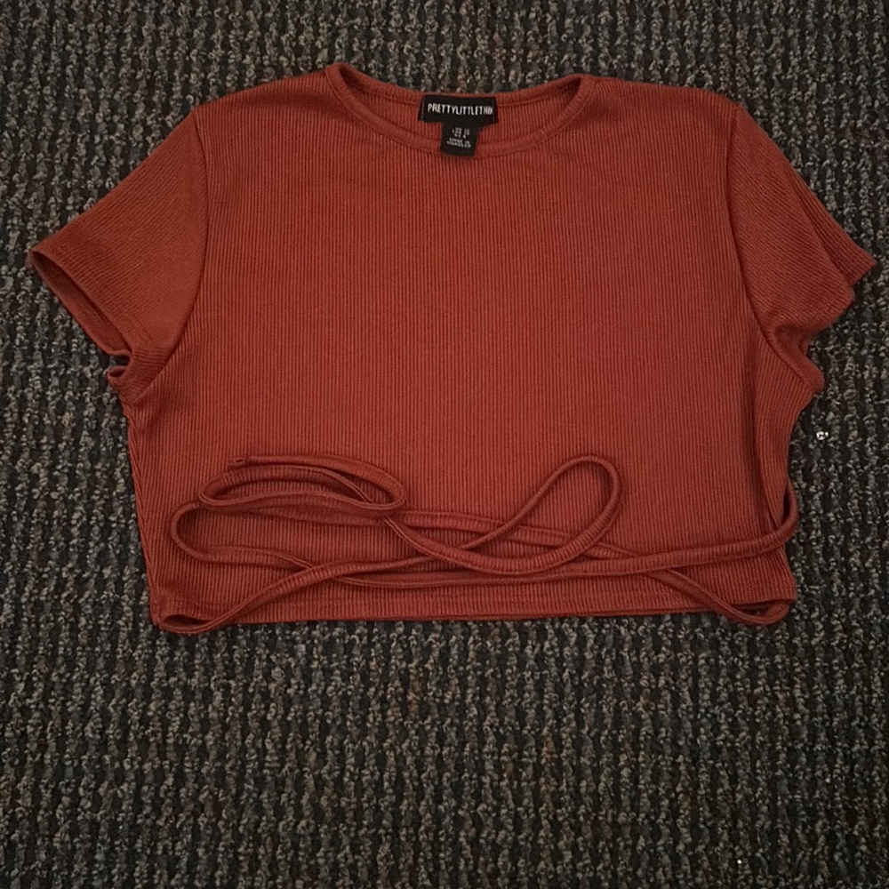 Pretty little thing, size 6, warm brown color